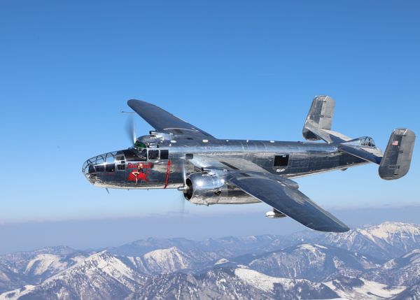 00 Header North American B 25j the Flying Bulls 00 Header North American B 25j the Flying Bulls