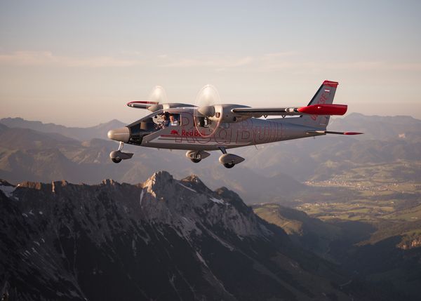 00 Header P 68tc Observer the Flying Bulls 00 Header P 68tc Observer the Flying Bulls