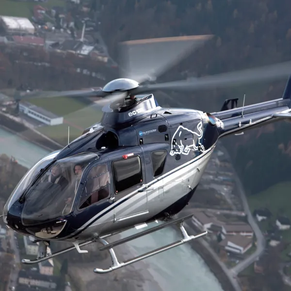 02_eurocopter_ec135_the_flying_bulls.jpg